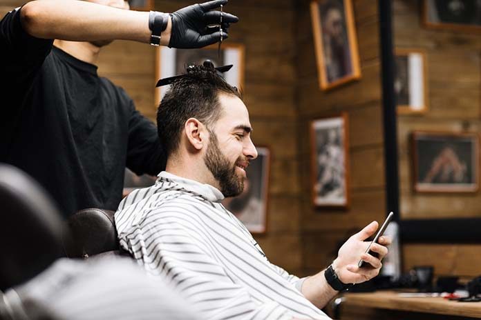 Najmodniejsze fryzury męskie w 2019 – sprawdź zestawienie fryzur