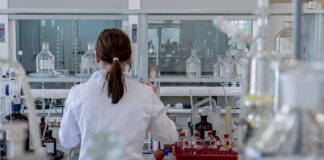 Jaki lekarz wystawia zaświadczenie o karmieniu piersią?